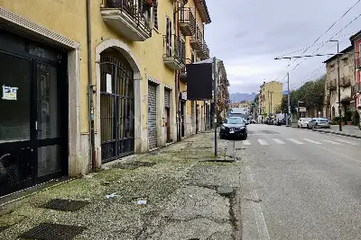 Negozio in affitto, Via Francesco Tedesco, Avellino