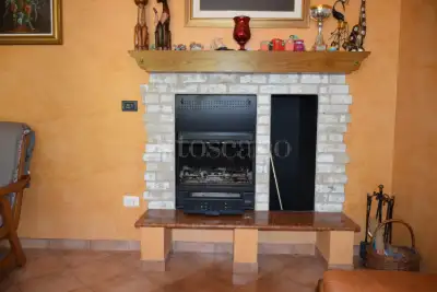 Villa in vendita, Loc. La Casa, Vernio