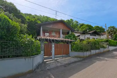 Villa in vendita, Via Farioli, Porto Ceresio