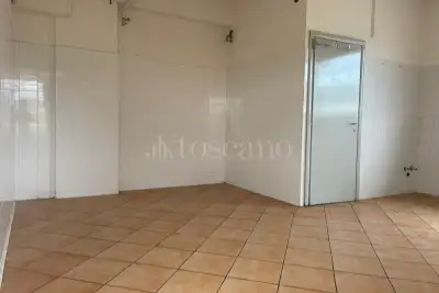 Negozio in vendita, Via Carife, Roma