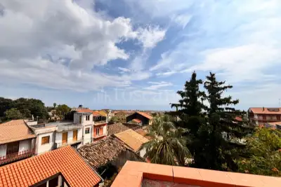 Casa Indipendente in vendita, Via Roma, Zafferana Etnea