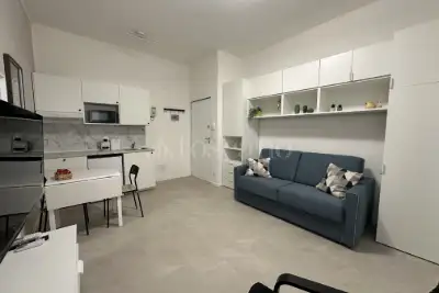 Casa in vendita, Via Giacinto Bruzzesi, Milano