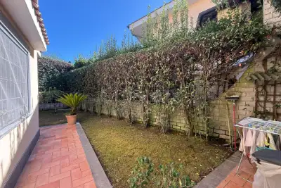 Villa Plurifamiliare in vendita, Via Giulio Venzi, Roma