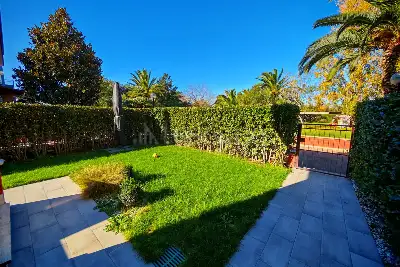 Villa Plurifamiliare in vendita, Via Tespi, Roma