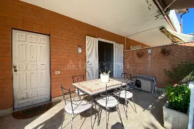 Villa Bifamiliare in vendita, Via Civate, Roma