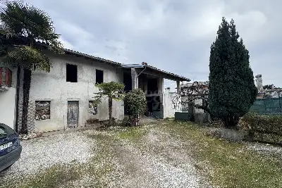 Magazzino in vendita, Via Sabotino, Maniago