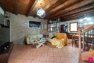 Villino a Schiera in vendita, Vicolo Frisanco, Maniago