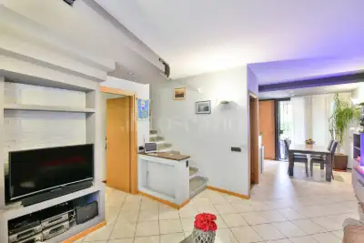 Villino a Schiera in vendita, Via Fontanella, Longone al Segrino