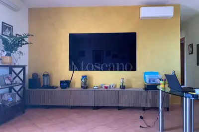 Casa in vendita, Via dei Castelli Romani, Pomezia