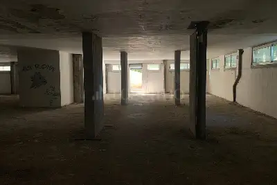 Magazzino in vendita, Via Fratelli Bandiera, Pomezia