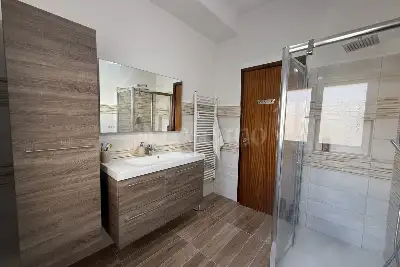 Casa in vendita, Via Umbria, Pescara