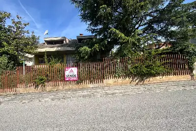 Villa in vendita, Via Dei Tulipani, Avezzano