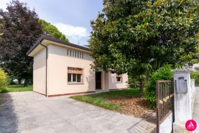 Casa Indipendente in vendita, Via Prata, Pordenone