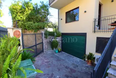 Villa Plurifamiliare in vendita, Via Stesicoro, Roma