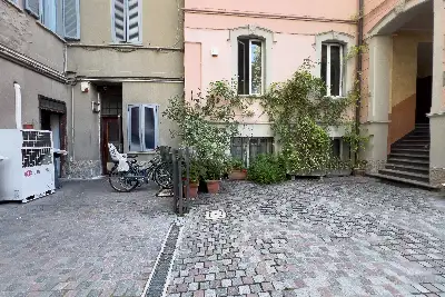 Negozio in vendita, Via San Martino, 8, Milano