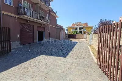 Negozio in vendita, Via Alessandro Santini, Roma