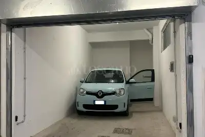 Box in vendita, Via delle Calasanziane, Roma