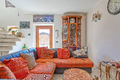 Casa Indipendente in vendita, Via Roma, Cuasso al Monte