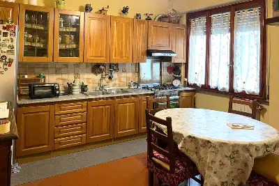 Casa in vendita, Via Ferrara, Prato