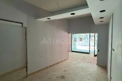 Negozio in affitto, Avellino Via Campane, Avellino