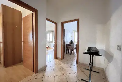 Casa in vendita, Via Caprese, Roma