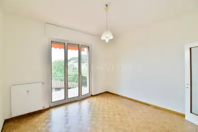 Casa in vendita, Via Muggiò, Como
