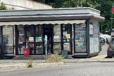 Attività Commerciale in affitto, Viale Beata Vergine Del Carmelo, Roma