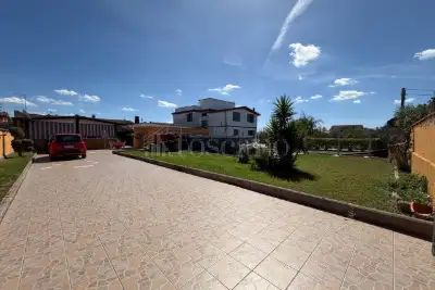 Casa Indipendente in vendita, Via Trigno, Aprilia