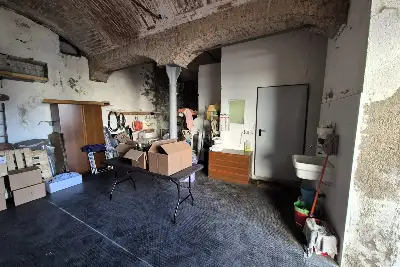 Magazzino in vendita, Via Carducci, Cantù