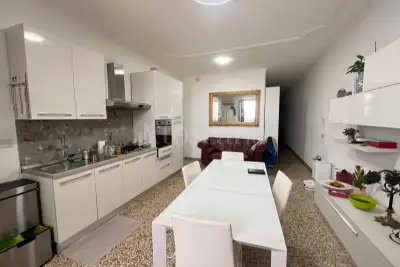 Casa in vendita, Via Carlo Mirabello, Roma