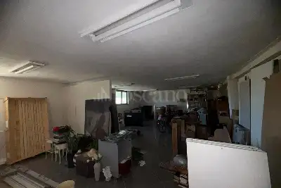 Negozio in affitto, Via della Chiusa, Calenzano