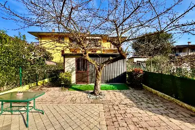 Villa Bifamiliare in vendita, Via Menasasso, Desenzano del Garda