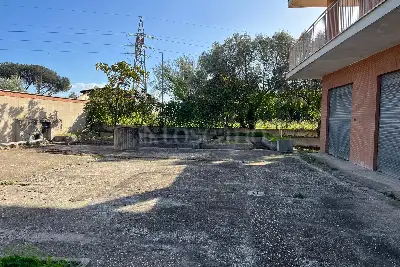 Casa Indipendente in vendita, Via Carife , Roma