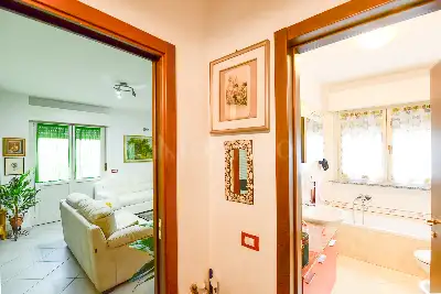 Casa in vendita, Via Leonardo Da Vinci, Como