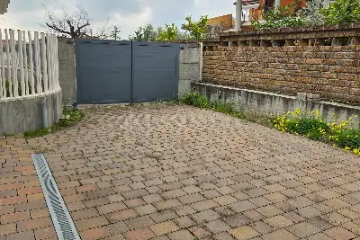 Villino a Schiera in vendita, Strada Provinciale 15 - Contrada Paterno, Loreto Aprutino