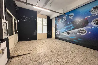 Magazzino in affitto, Viale Vittorio Veneto, Catania