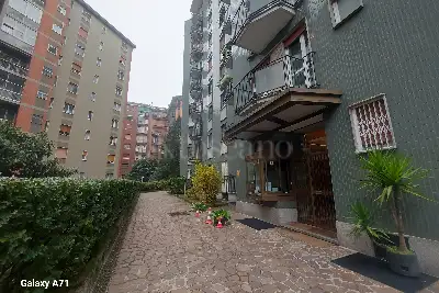 Casa in vendita, Viale Legioni Romane, Milano
