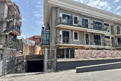 Magazzino in affitto, Via C. Colombo, Tremestieri Etneo