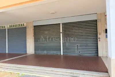 Negozio in vendita, Via Gaverina, Roma