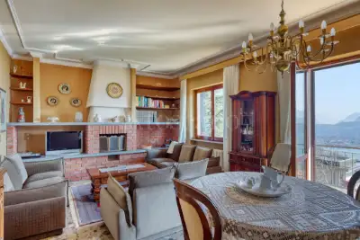 Villa Bifamiliare in vendita, Via Viconago, Cadegliano-Viconago