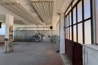 Magazzino in vendita, Via Padre G. Vaghi, Cantù