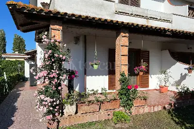 Villa Bifamiliare in vendita, Via Plutone, Fiumicino
