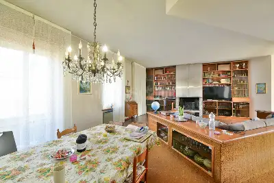 Casa Indipendente in vendita, Via Dante Alighieri, Rovello Porro