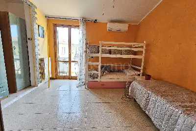 Villino a Schiera in vendita, Via Lago di Como, Pomezia