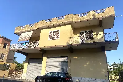 Negozio in vendita, Via Verzino, Roma