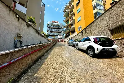 Box in vendita, Via dei Savorelli, Roma