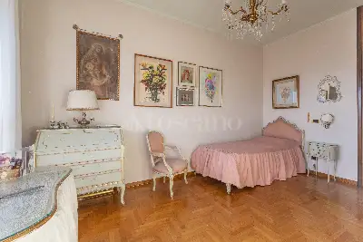 Casa in vendita, Via Giovanni Pascoli, Milano