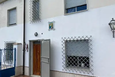 Casa Indipendente in vendita, Via Rocco Pellettieri, 21 località San Giovanni, Viggiano (PZ), Viggiano