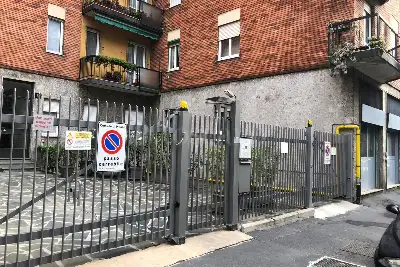 Magazzino in vendita, Via Francesco Paolo Michetti, Milano