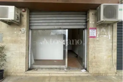 Negozio in affitto, Via Umberto Giordano, Palermo